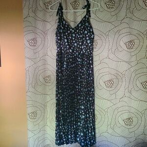 NWT Betsey Johnson pleated floral print dress